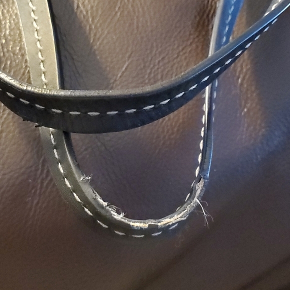 Handbag - Picture 8 of 9